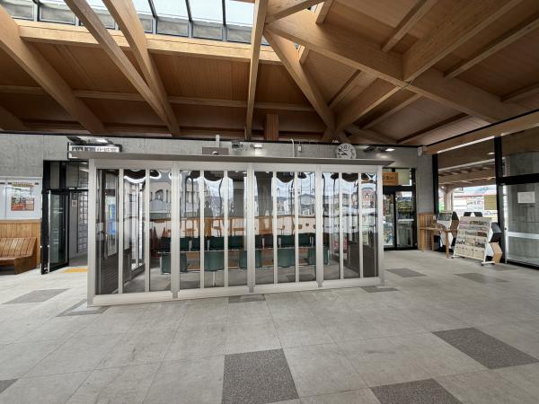 駅舎空調完備室1