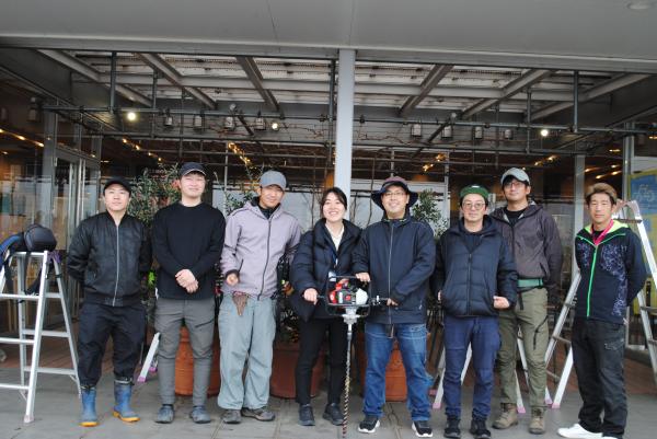 R8道の駅ぶどう棚剪定7